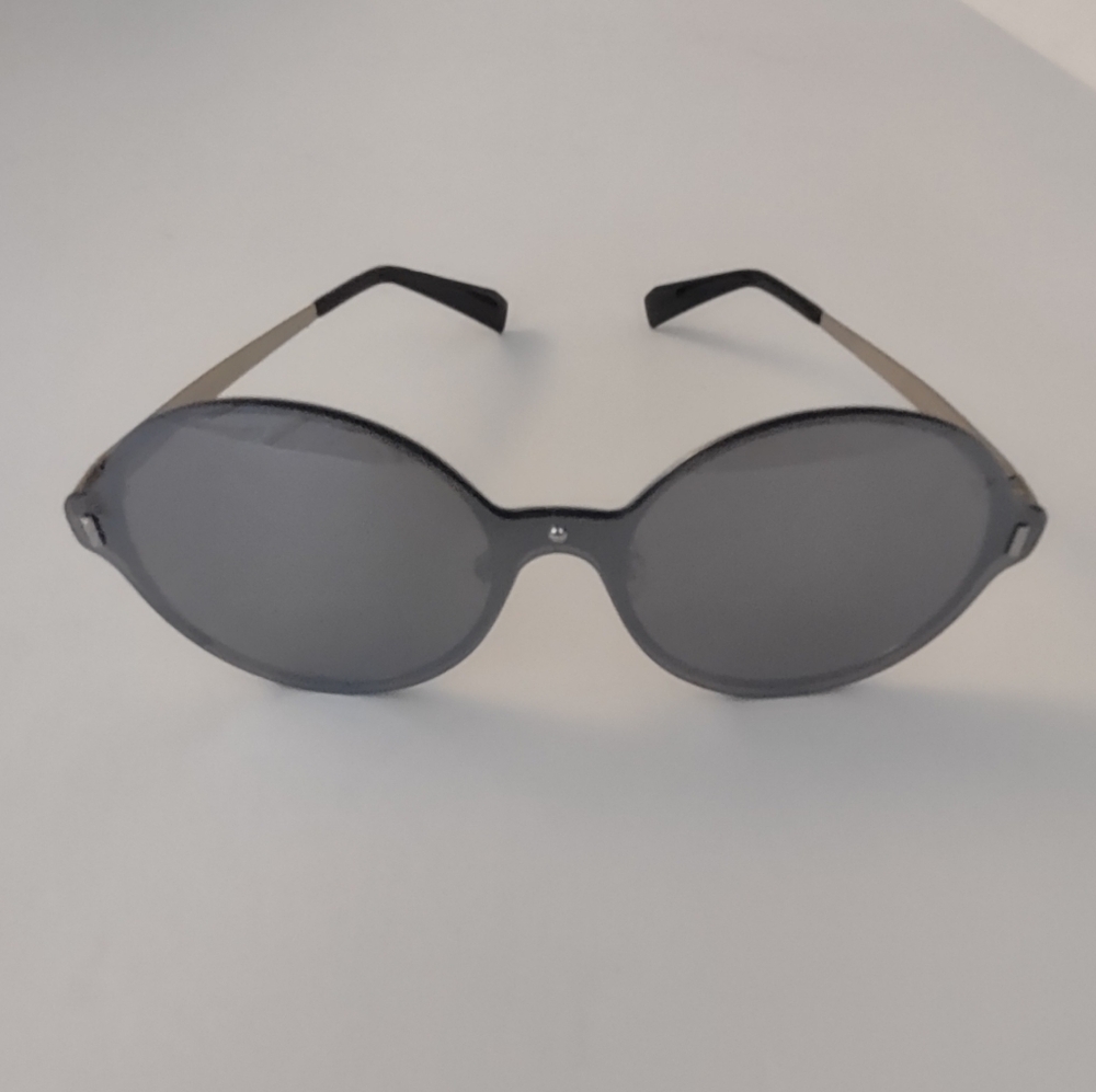 Dark Gray Reflective Round Lens Sunglasses with Sleek Design